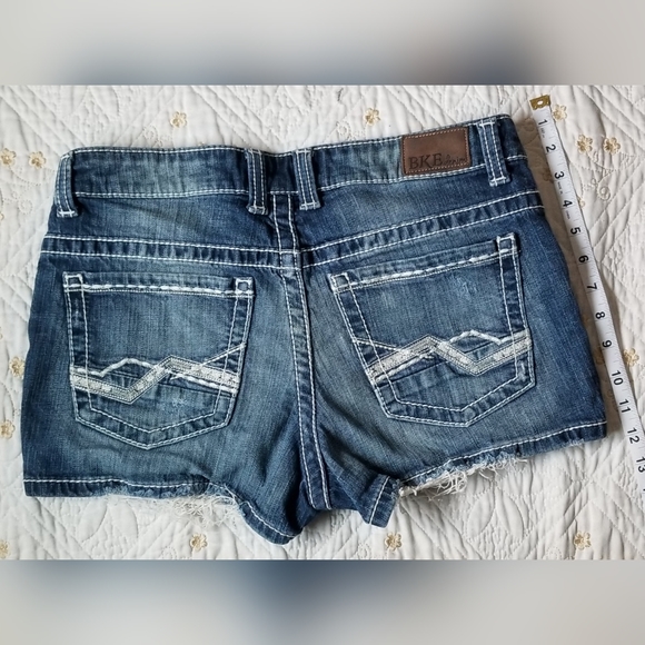 BKE payton (30) denim shorts - Picture 3 of 5